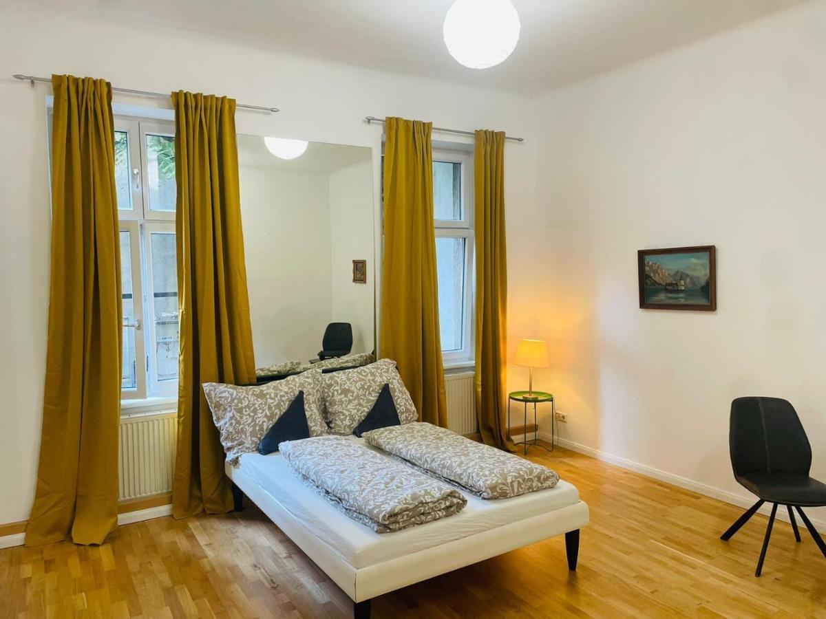 Direct Center-privat Rooms-5 Minutes Mariahilferstrasse Privatunterkunft Wien